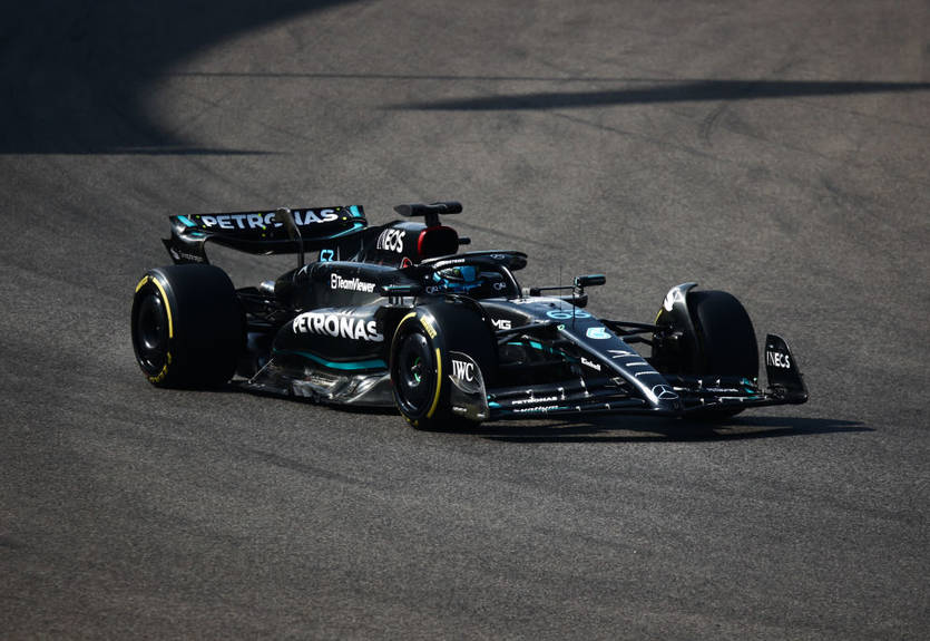 Расселл: Наша цель - навязать борьбу Макларен