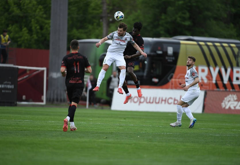 Полесье и Кривбасс продолжили борьбу за еврокубки, выиграв свои матчи Полесье и Кривбасс продолжили борьбу за еврокубки, выиграв свои матчи