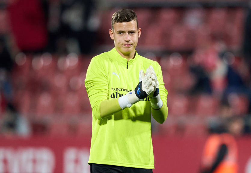 Жирона на украинском языке поздравила Крапивцова с дебютом