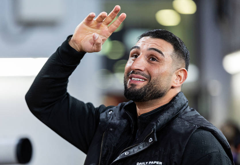 "Уникатиме": тренер Кабайєла розкрив деталі розмови з Усиком