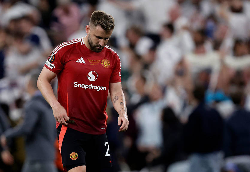 Защитник МЮ извинился за поражение в финале Лиги Европы