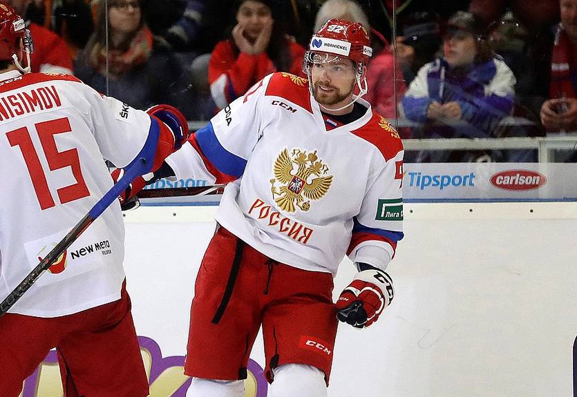 Российский хоккеист попал в скандал из-за видео с белым порошком и спящей девушкой