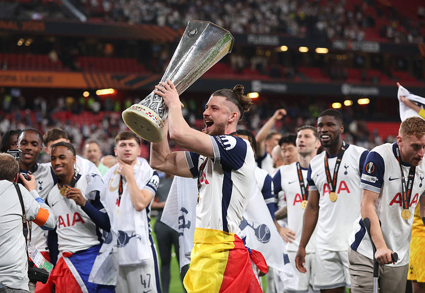 УЕФА извинился перед Тоттенгемом за курьез во время церемонии награждения после финала Лиги Европы