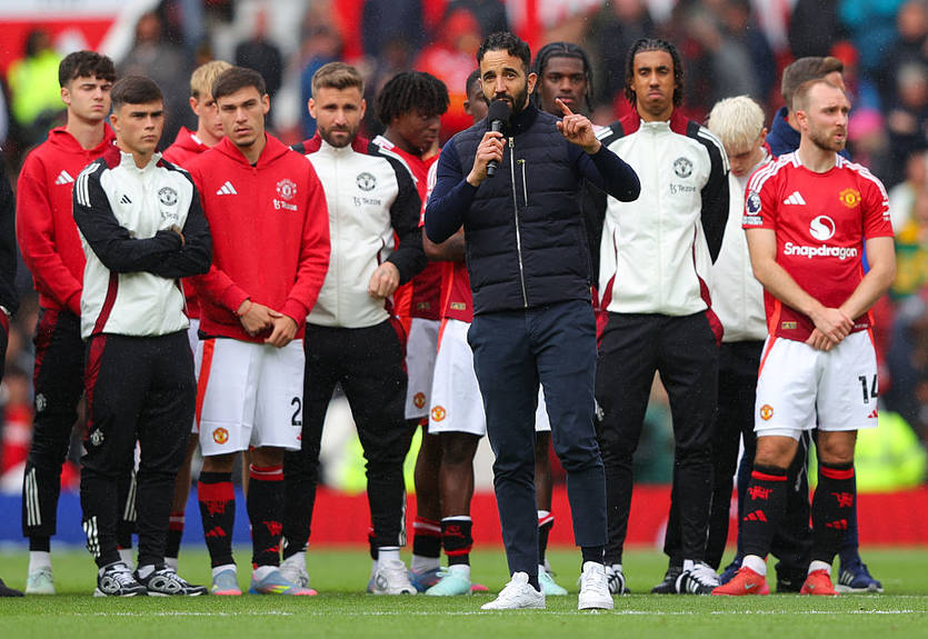 "Хочу вибачитися за цей сезон": Аморім, як і обіцяв, виступив перед уболівальниками