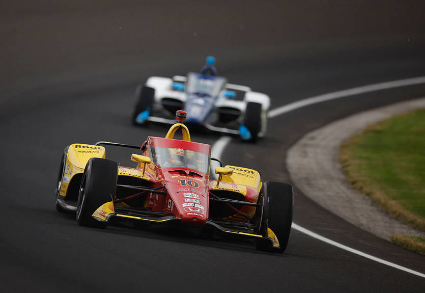 Триразовий чемпіон Індікар уперше виграв 500 миль Індіанаполіса Триразовий чемпіон Індікар уперше виграв 500 миль Індіанаполіса