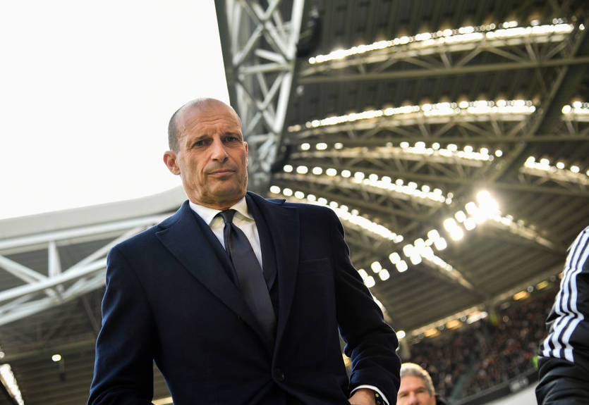 Милан пытается перехватить именитого наставника у конкурента