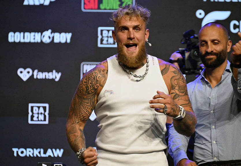 Промоутер Джейка Пола оцінив імовірність бою з Усиком