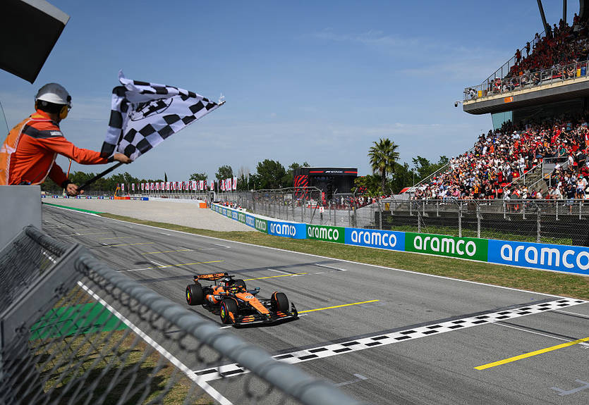 Піастрі впевнено виграв фантастичне Гран-прі Іспанії