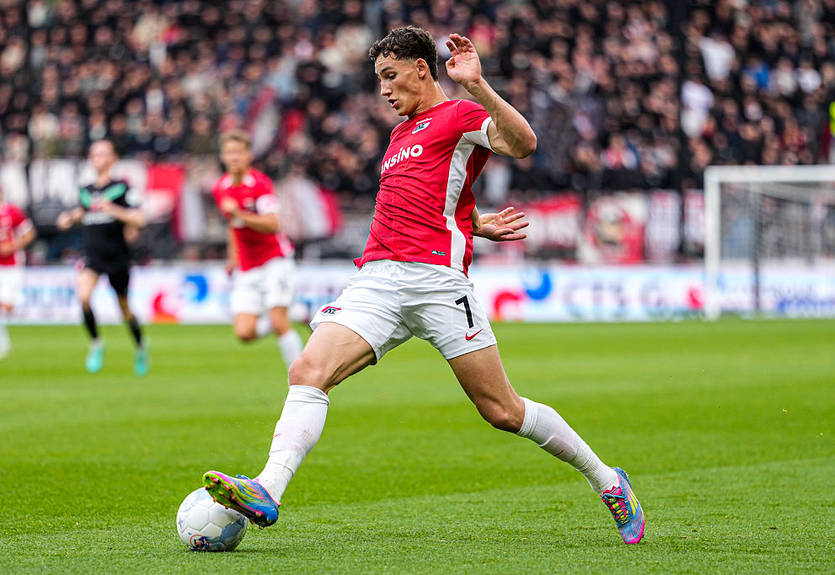 Болонья может купить сына легенды сборной Нидерландов