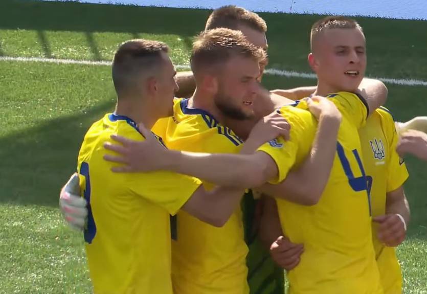 Україна вийшла з групи з першого місця на Євро-2025 із сокки