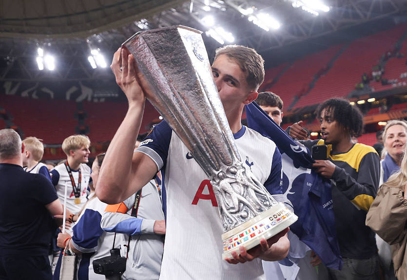 Ван де Вен: Звільнення Постекоглу - дивне рішення