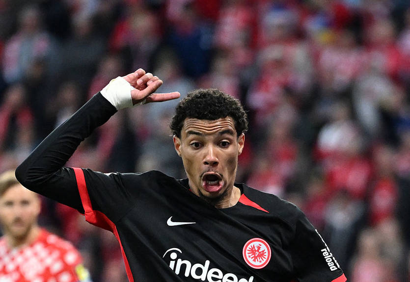 Манчестер Юнайтед включился в борьбу за французского форварда