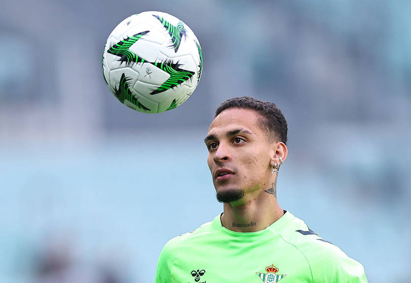 Трансферний провал МЮ готовий піти на зниження зарплати, щоб покинути клуб