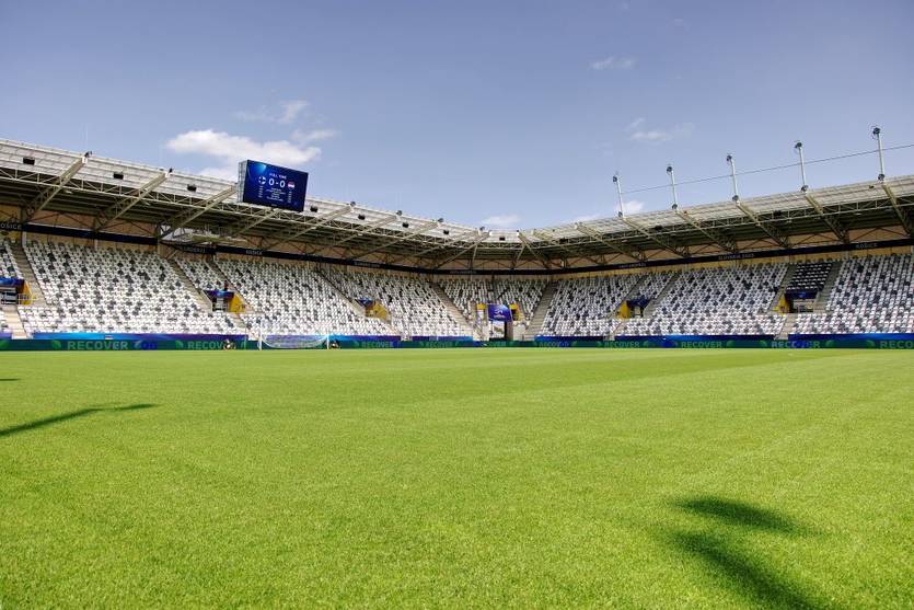 Kosicka futbalova arena / ФК Полесье