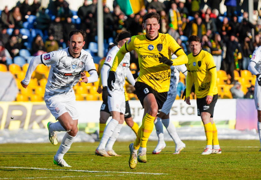 Александрия распрощалась с лучшим бомбардиром