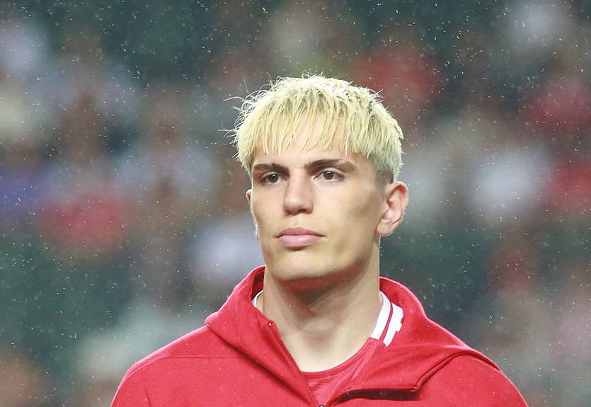 МЮ и Челси могут обменяться ненужными игроками