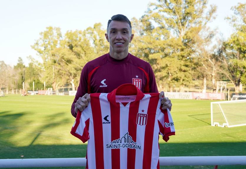 Легендарный вратарь Галатасарая трудоустроился в Аргентине