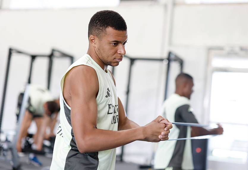 Мбаппе возобновил тренировки с Реалом