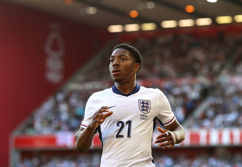 Арсенал пролонгував контракт конкурента Зінченка