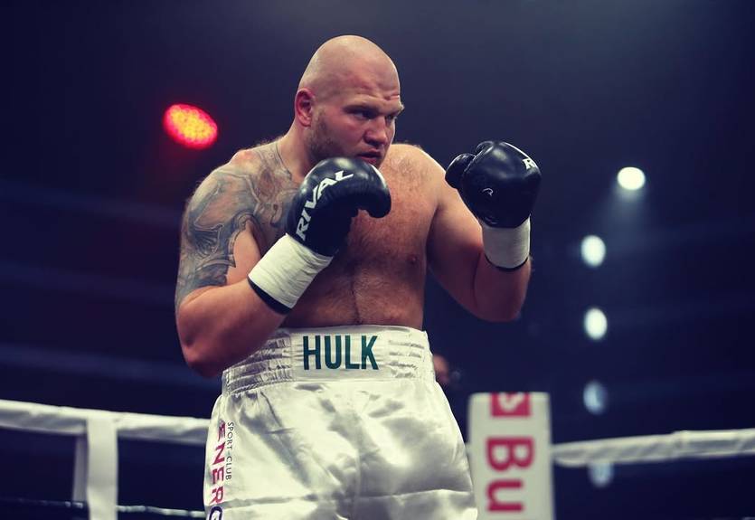 Український боксер переніс операцію після поразки в останньому бою Український боксер переніс операцію після поразки в останньому бою