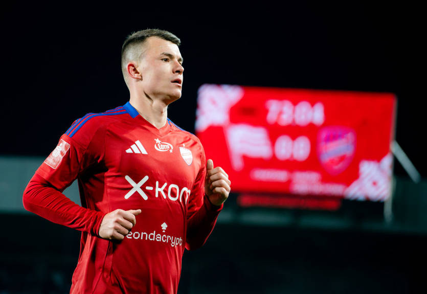 Украинский полузащитник вице-чемпиона Польши перенес операцию после тяжелой травмы