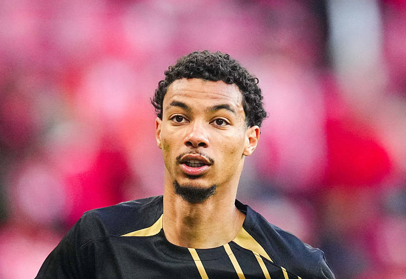 Айнтрахт не будет снижать цену своего форварда