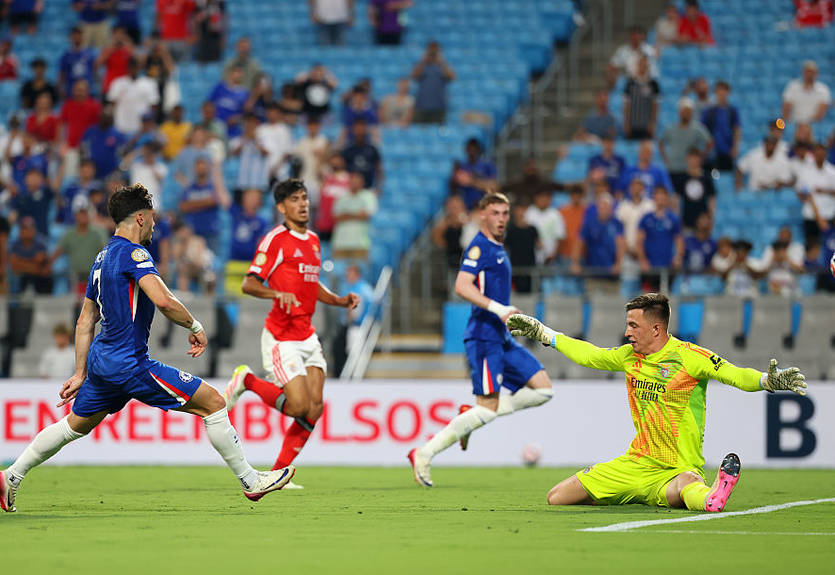 "Нет бесславнее позиции в футболе": реакция сети на блеск и нищету Трубина против Челси