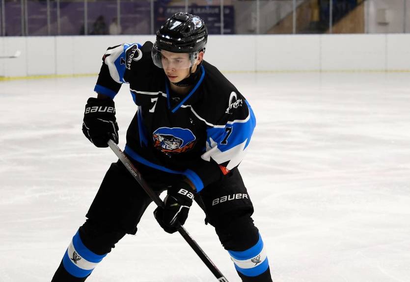 Защитник сборной Украины перебрался в Польскую хоккейную лигу