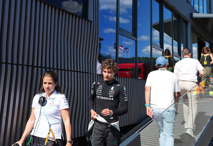 Антонеллі отримав штраф за зіткнення з Ферстаппеном