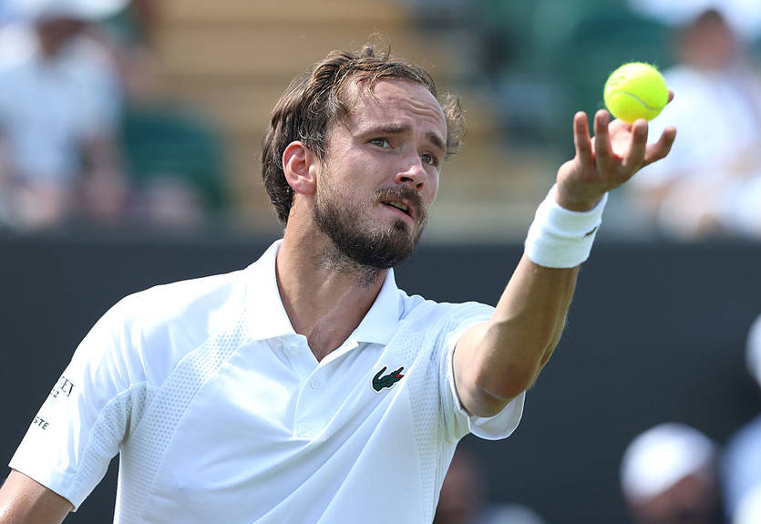 Найкращий тенісист росії сенсаційно покинув Вімблдон, програвши 64-й ракетці світу