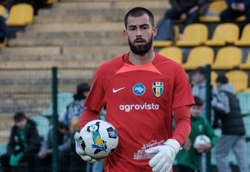 Олександрія розпрощалася з основним воротарем та півзахисником