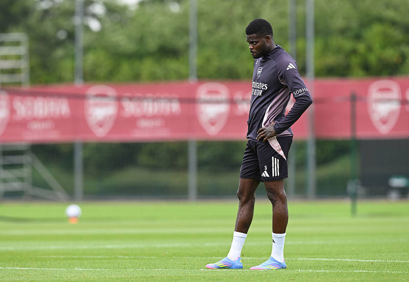 Арсенал відреагував на те, що колишньому футболісту команди висунули звинувачення у зґвалтуванні