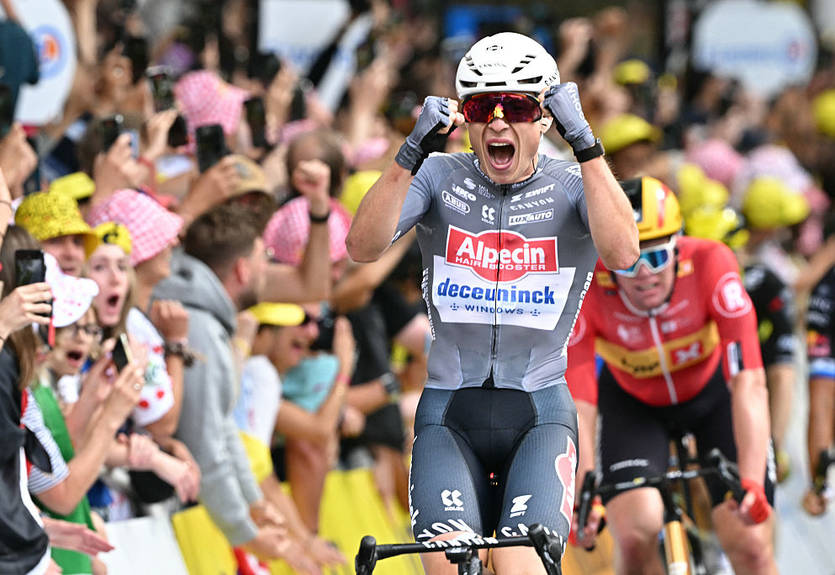 Филипсен выиграл стартовый этап Тур де Франс-2025