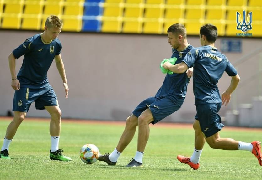 Игроки сборной Украины вместе посмотрели финал ЛЧ и провели тренировку в полном составе