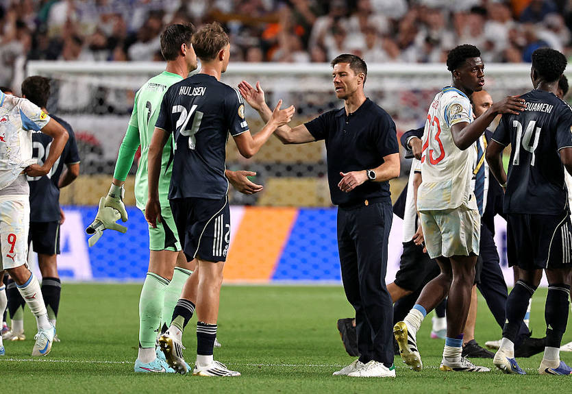 Алонсо расхвалил Куртуа за игру с Боруссией Дортмунд