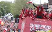 Ливерпуль провел дома чемпионский парад после победы в Лиге чемпионов