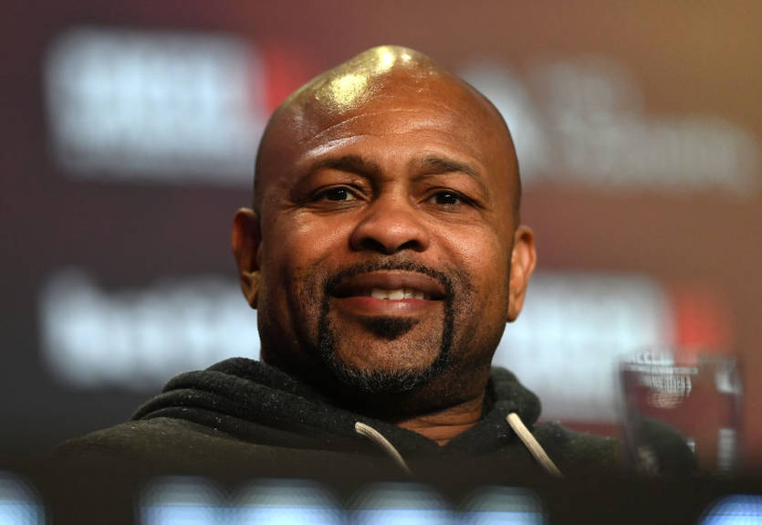 "Позвони мне": Рой Джонс вызвал на бой Мейвезера