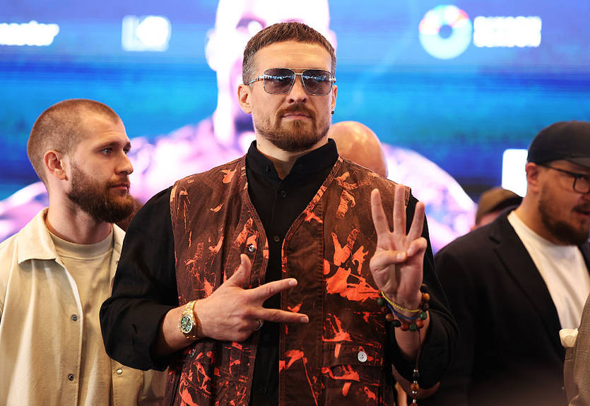 Усик завершил лагерь перед вторым боем против Дюбуа