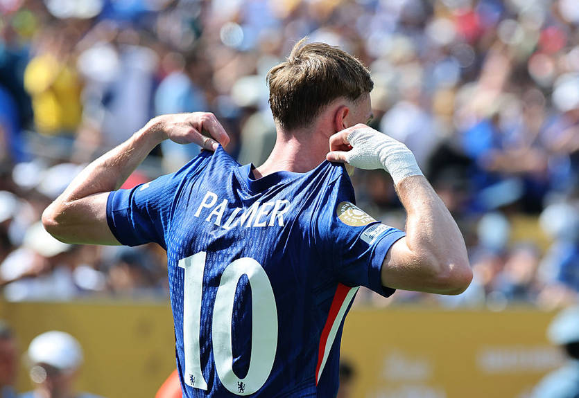 Хавбек Челсі став найкращим гравцем КЧС