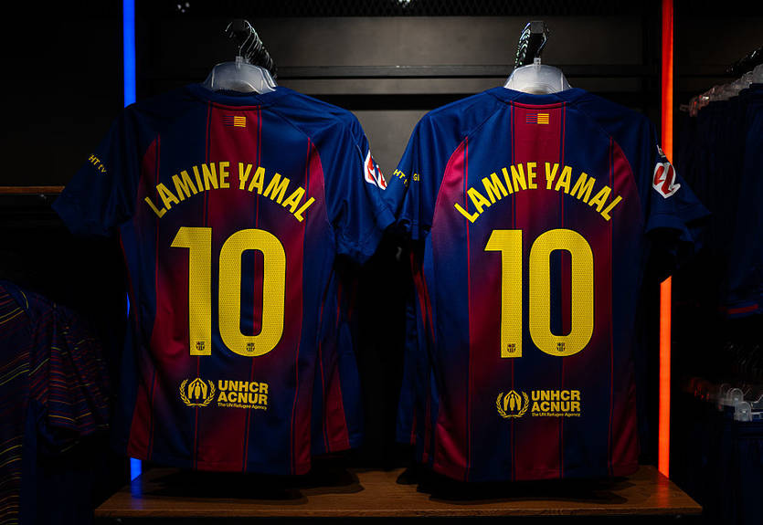 Ямаль получил культовый номер Барселоны Ямаль получил культовый номер Барселоны