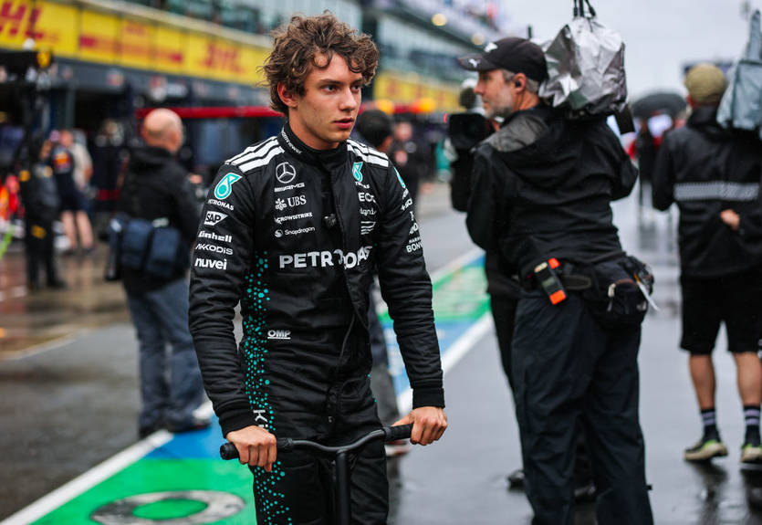 Мерседес визначився з долею своїх пілотів у разі приходу Ферстаппена