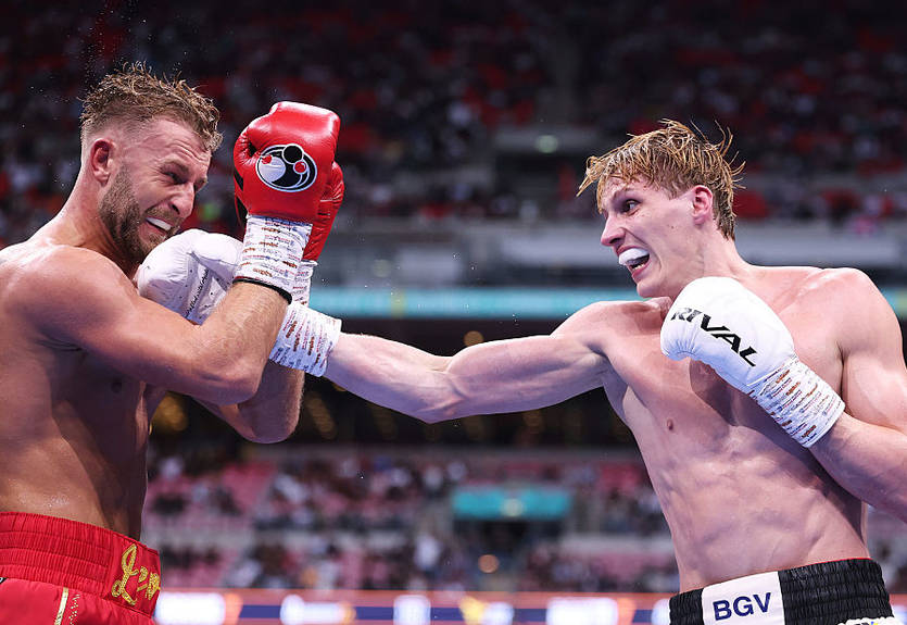 Лапін здобув непросту перемогу над чемпіоном Великої Британії в андеркарді Усик - Дюбуа