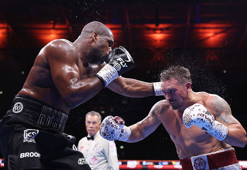 Усик - Дюбуа: видео нокаута в бою за звание абсолютного чемпиона мира