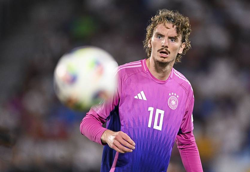 Бавария приняла окончательное решение по форварду сборной Германии