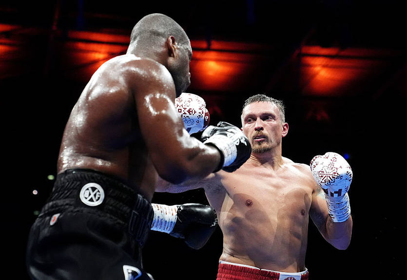 "Просто избил": Известный промоутер расхвалил Усика за яркую победу над Дюбуа "Просто избил": Известный промоутер расхвалил Усика за яркую победу над Дюбуа