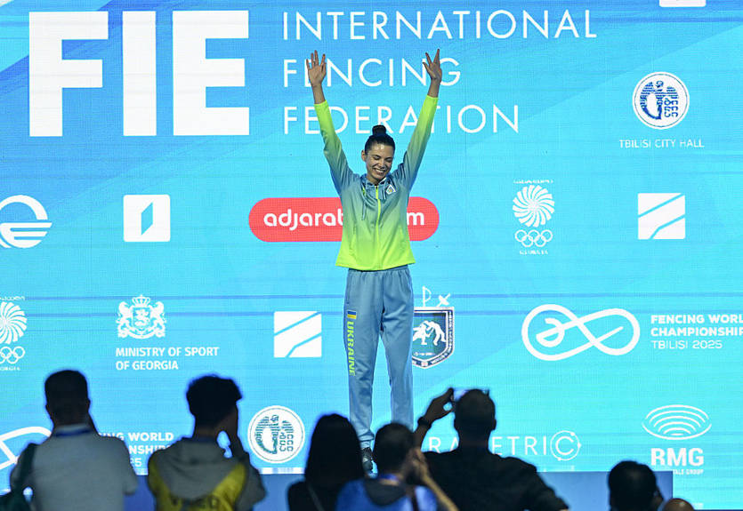 Харькова відмовилася від фото з росіянином на п'єдесталі ЧС-2025