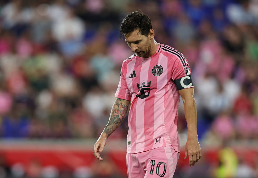 Месси получил дисквалификацию за пренебрежение Матчем всех звезд Месси получил дисквалификацию за пренебрежение Матчем всех звезд