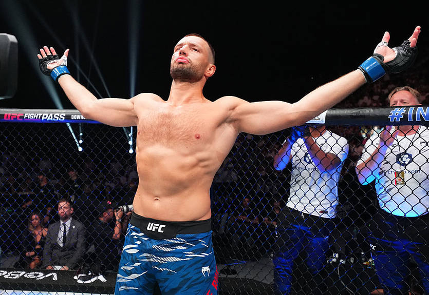 Де Ріддер здолав Віттакера в головному поєдинку UFC Abu Dhabi
