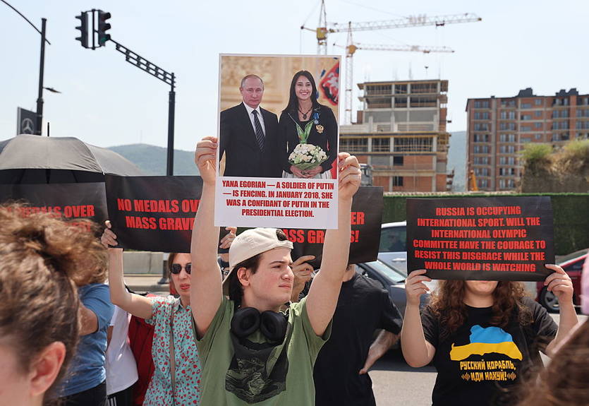 "Свині, тут вам не раді": У Грузії спалахнули протести через росіян на ЧС-2025 з фехтування