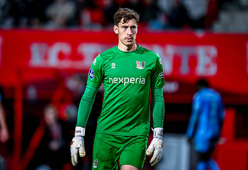 Новичок АПЛ, который интересуется Ризныком, подпишет другого голкипера